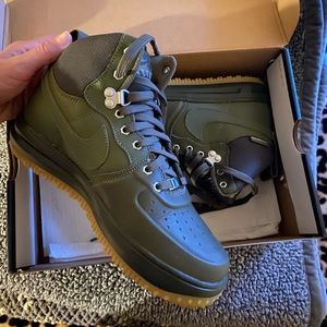 Boys Nike boot High Top